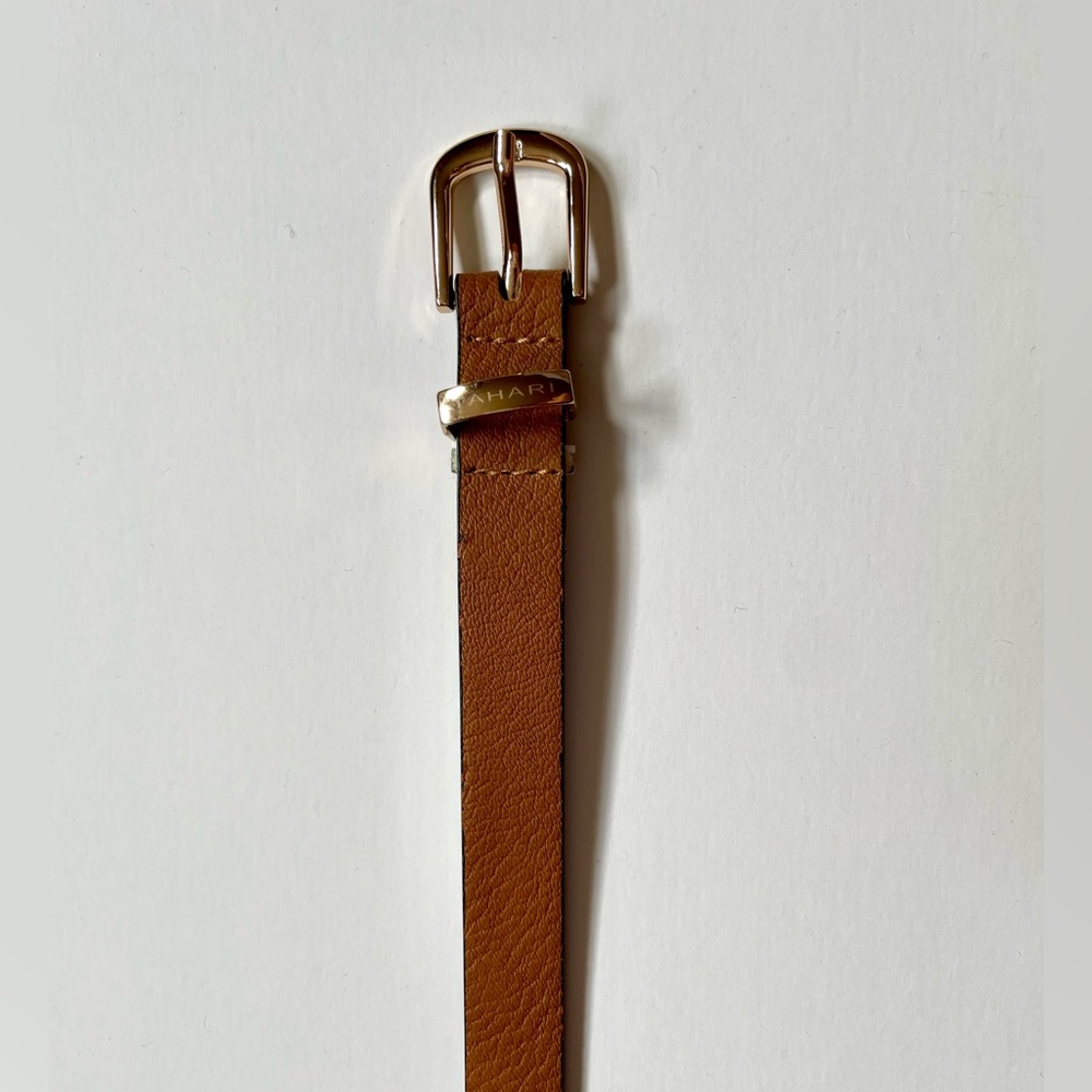 🤎 Tahari Slim Brown Leather Belt – Classic Minimalist Design